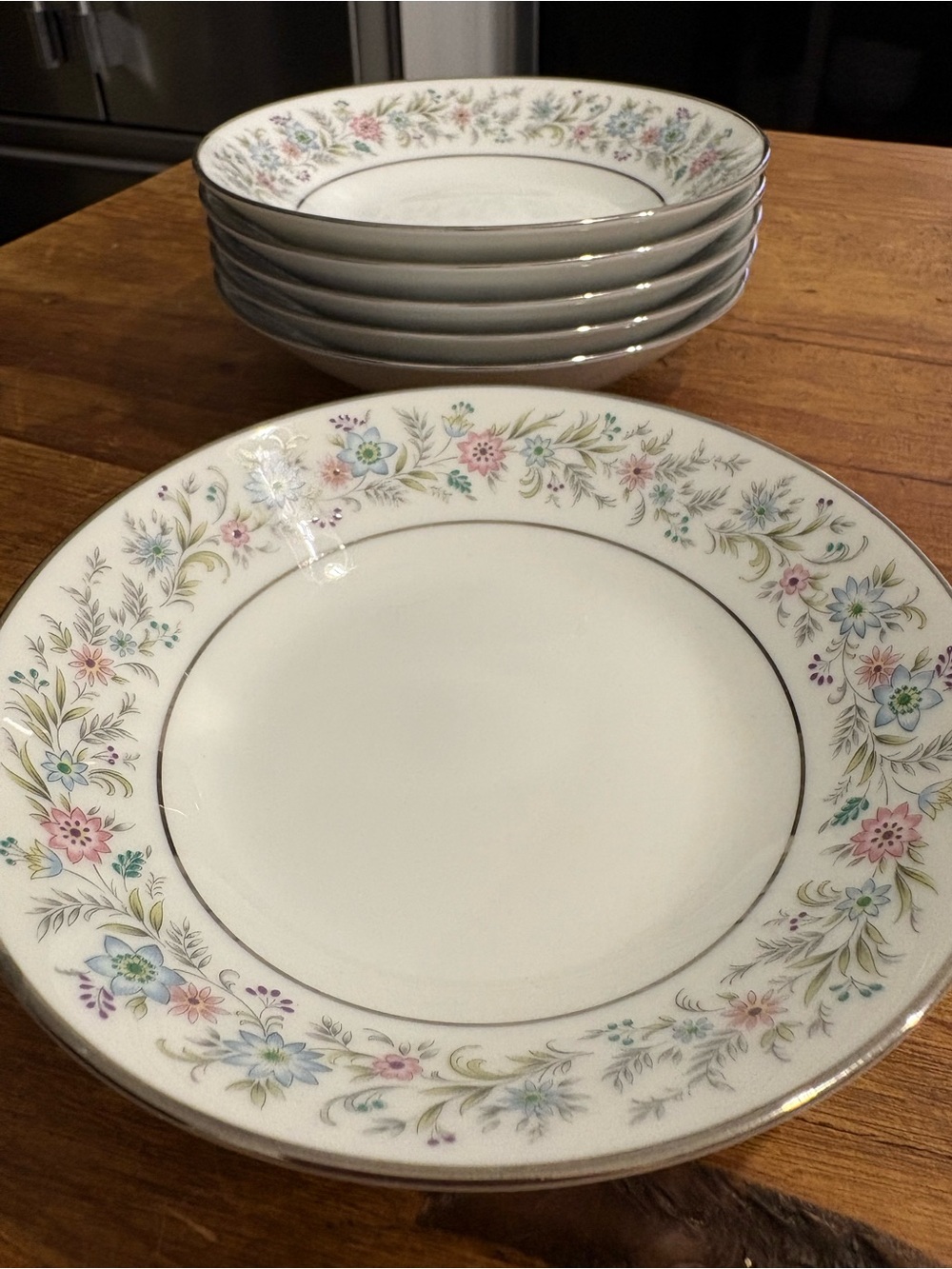 Blythe by Noritake Fruit / Dessert Bowls